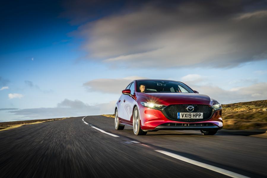  Mazda3 Skyactiv-G Sport Lux Hatchback 2019 года  (UK) (фото 33 из 91)